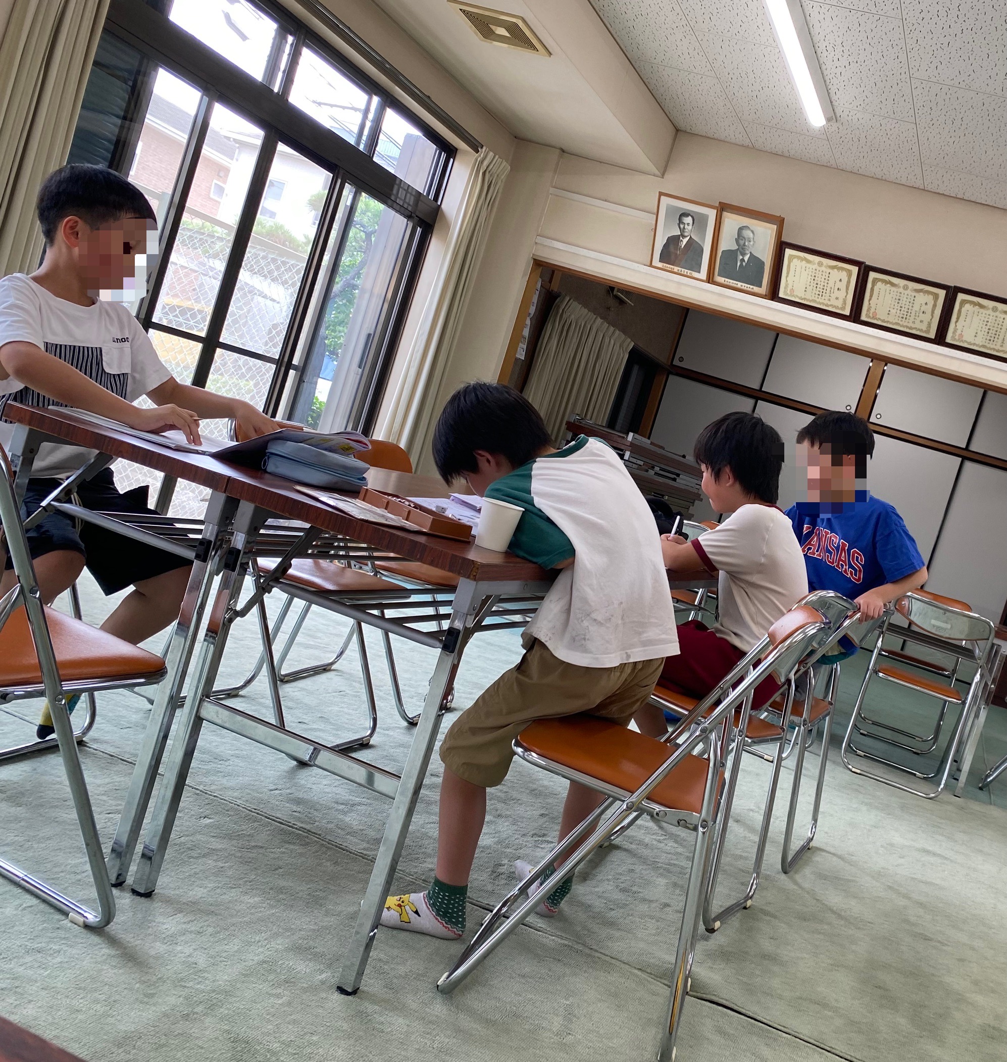 宿題やっている様子